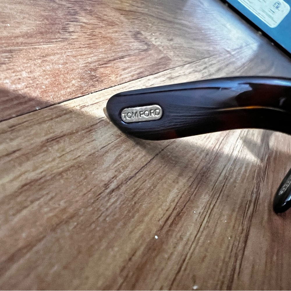 Tom Ford Tortoise Shell Designer Sunglasses - Picture 9 of 15